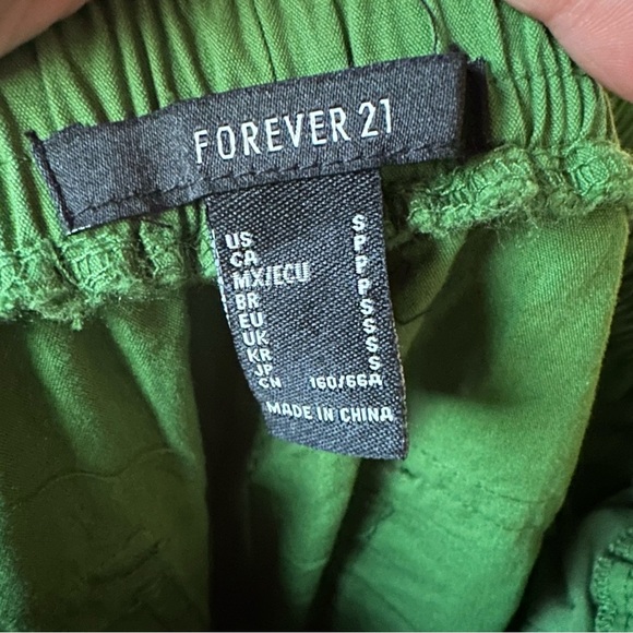 Forever 21 Kelly Green Pull On Cargo Joggers - Picture 9 of 10